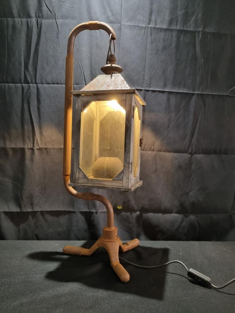 Pare-vent avec lumières sur une base en fer rouillé, Enlèvement