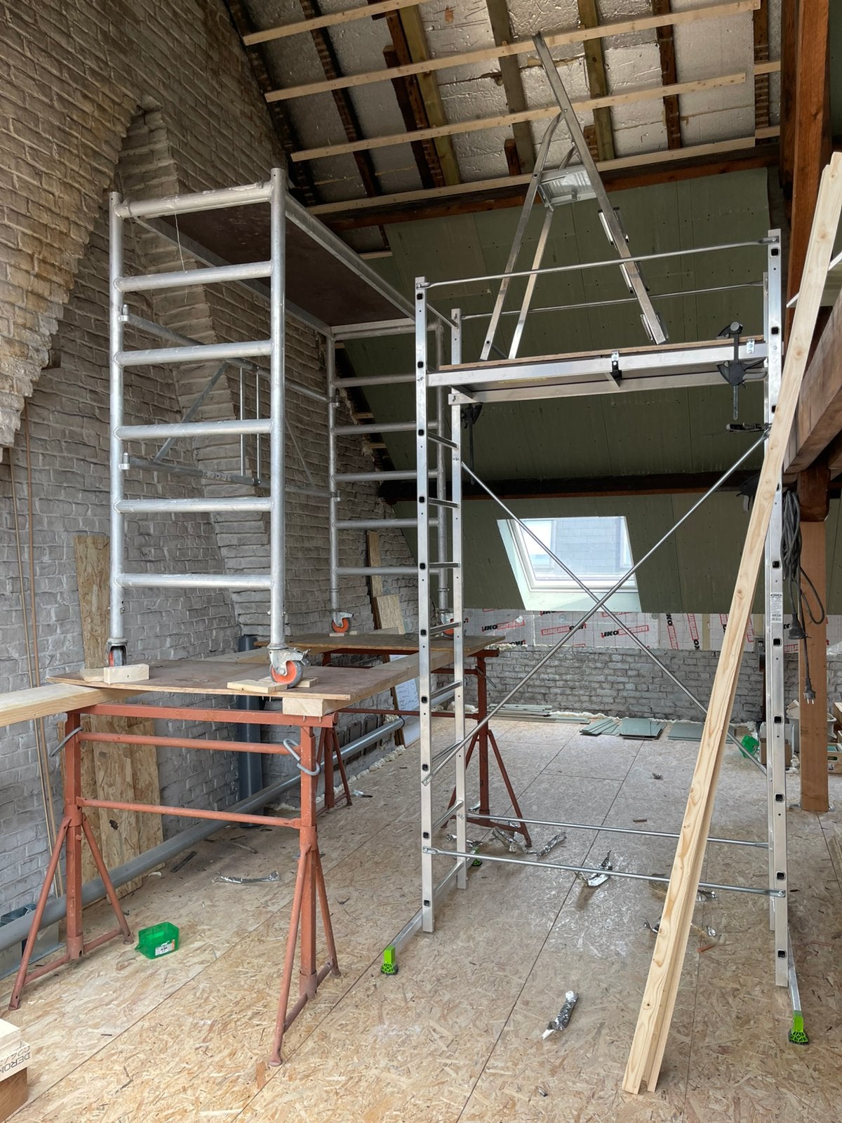 Étagère GRATUITE (avec trappe), Bricolage & Construction, Enlèvement, Utilisé, Échafaudage de façade, 2 à 5 mètres