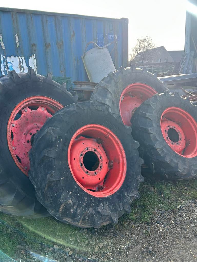 Paire de roues Fendt, Enlèvement