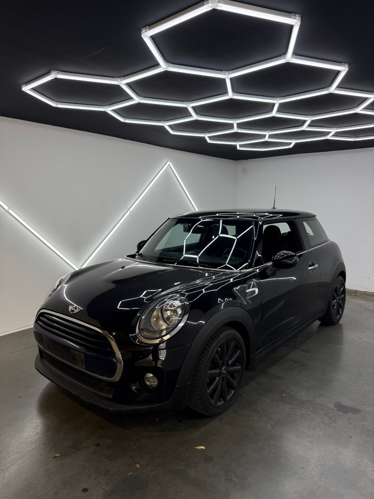MINI COOPER| 2017| 91.660KM| PANO | GARANTIE| JWC INTERIEUR, Auto's, 4 zetels, Stof, USB, Bedrijf