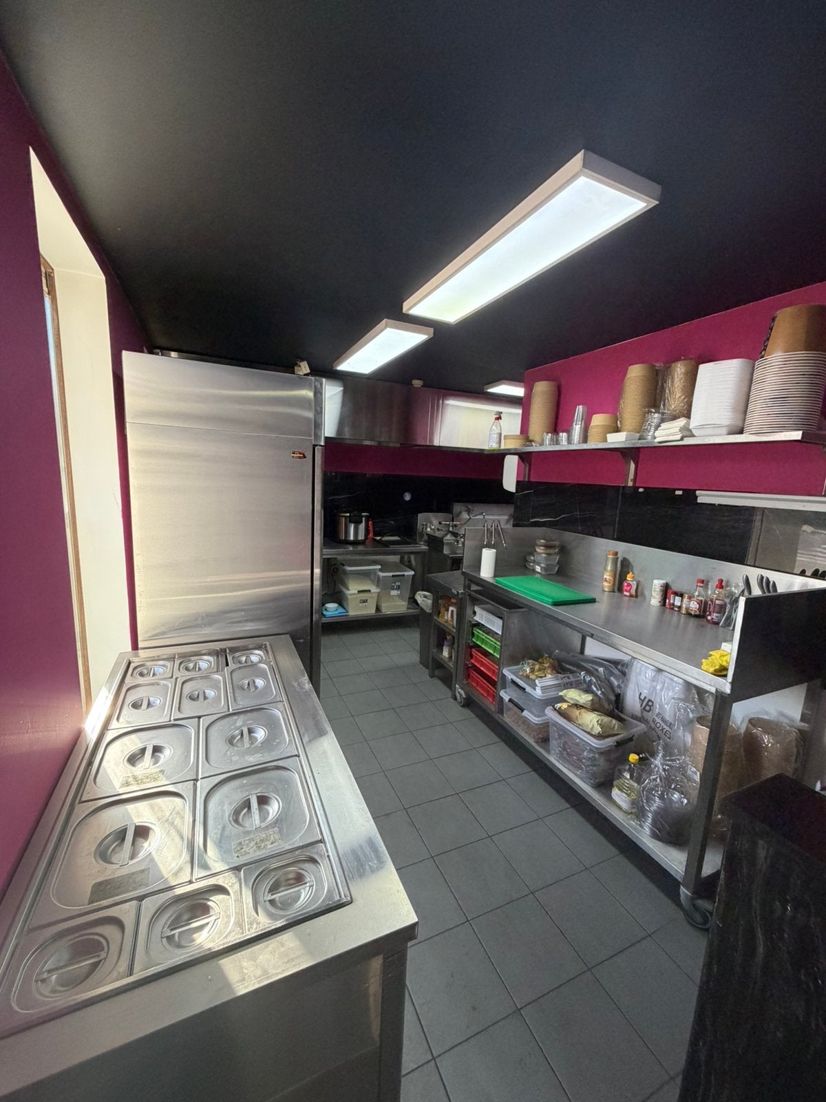 À vendre Cuisine professionnelle équipée en ghost kitchen