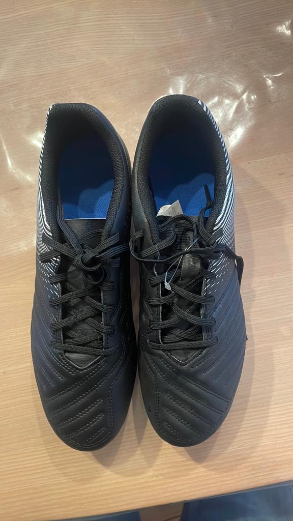 Kiepsta voetbalschoenen, Sport en Fitness, Voetbal, Schoenen, Zo goed als nieuw, Maat M, Ophalen of Verzenden