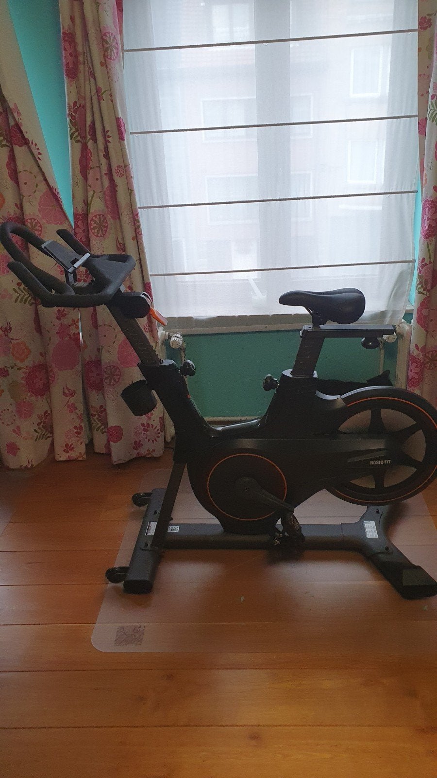 basic-fit smart bike, Sports & Fitness, Enlèvement, Comme neuf, Jambes, Vélo d'appartement