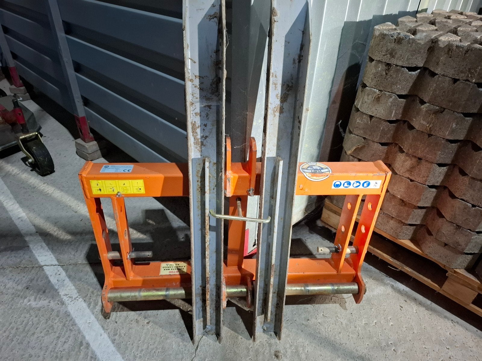 palletvorken, Zakelijke goederen, Ophalen