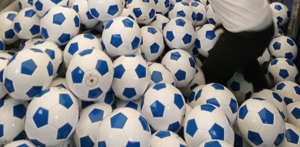 +- 500 voetballen, Ophalen, Zo goed als nieuw, Bal