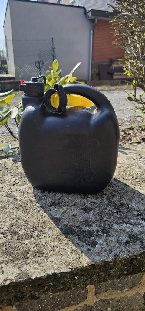 Jerrican noir, Caravans en Kamperen, Ophalen, Zo goed als nieuw