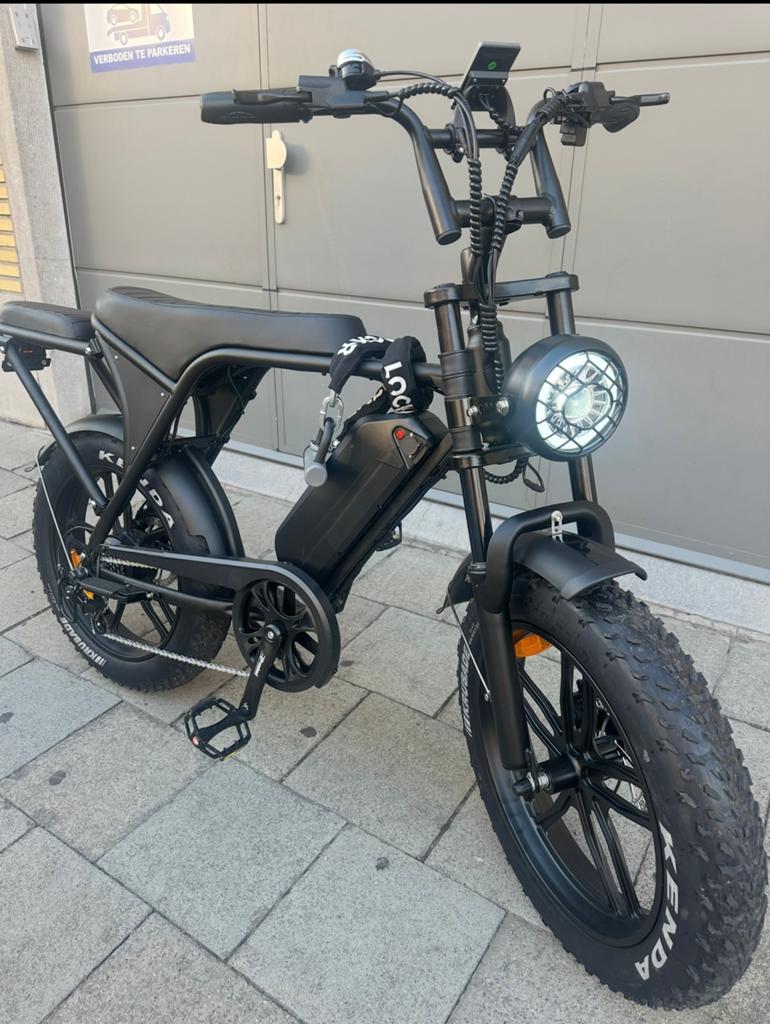 V8 Fatbike NiEUW!!, Fietsen en Brommers, Ophalen, Zo goed als nieuw
