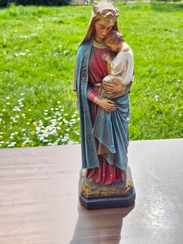 statue religieuse ancienne en plâtre d'une Vierge et Jésus, Antiquités & Art, Enlèvement ou Envoi