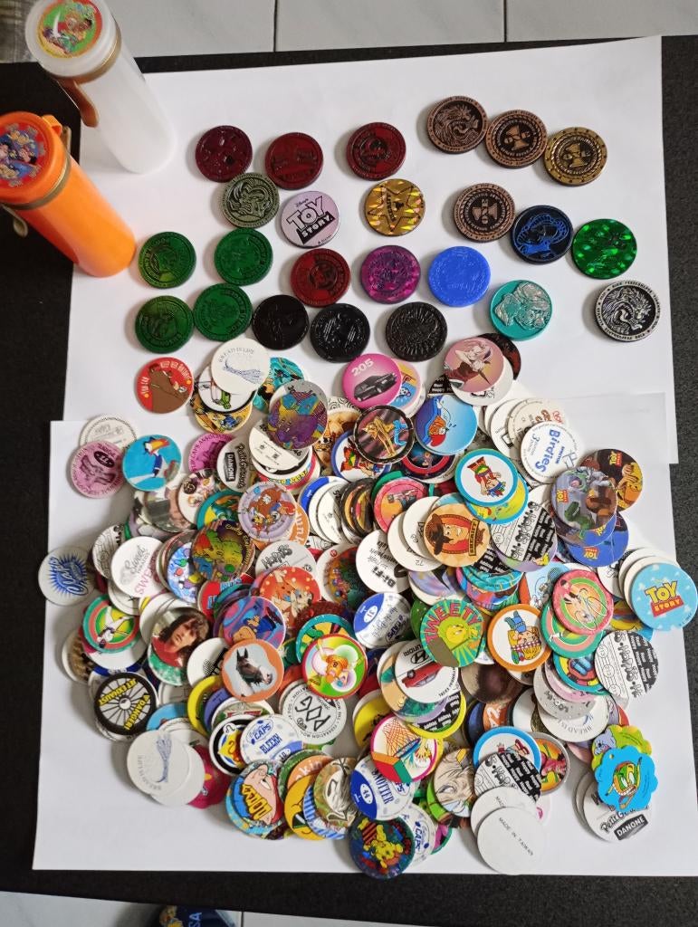super lot rondjes / caps ( genre flippo's ) + slammers, Enlèvement ou Envoi, Flippos en vrac