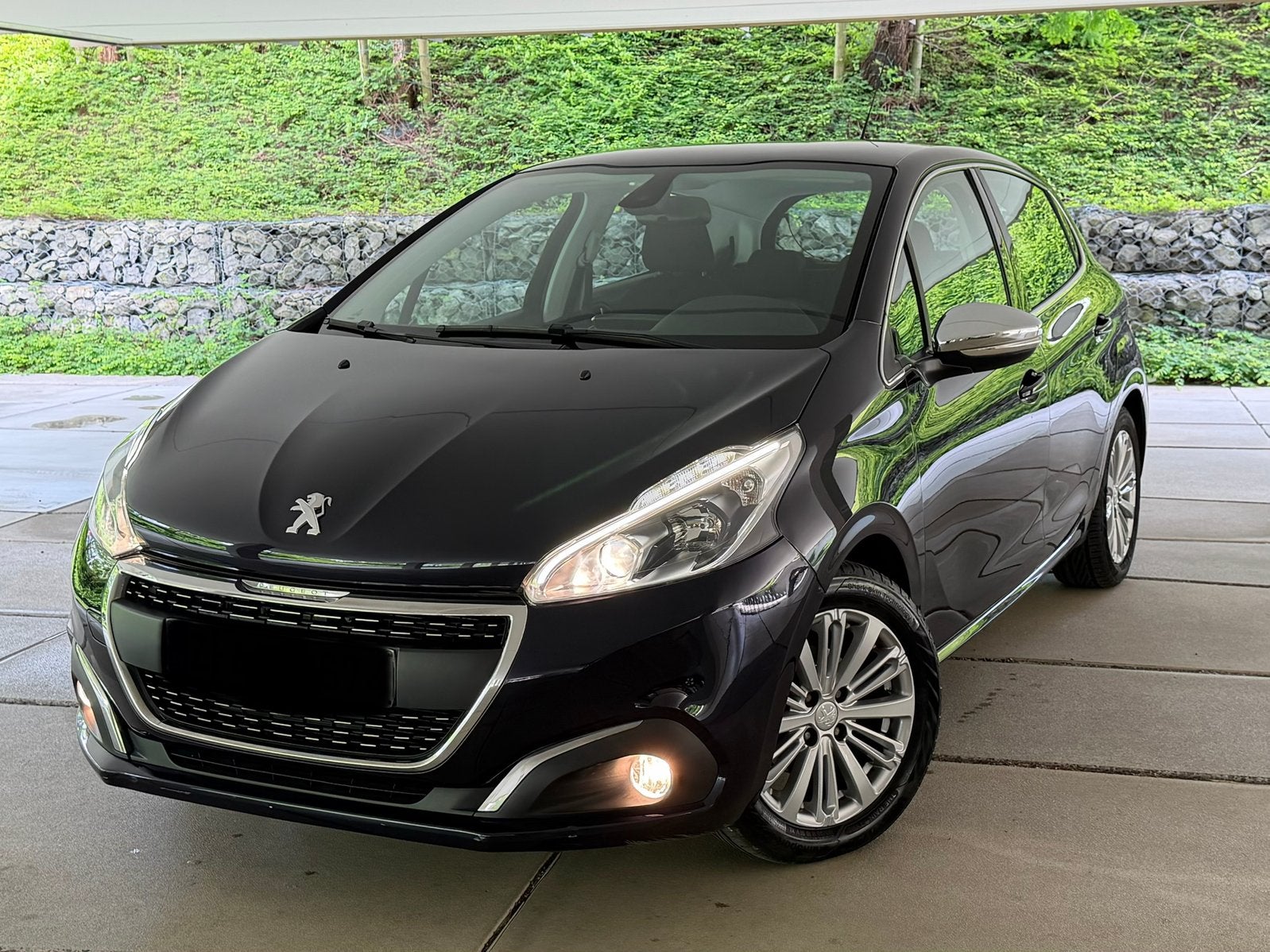 Peugeot 208 1.2Puretech, 4 deurs, Stof, Particulier, Dealer onderhouden