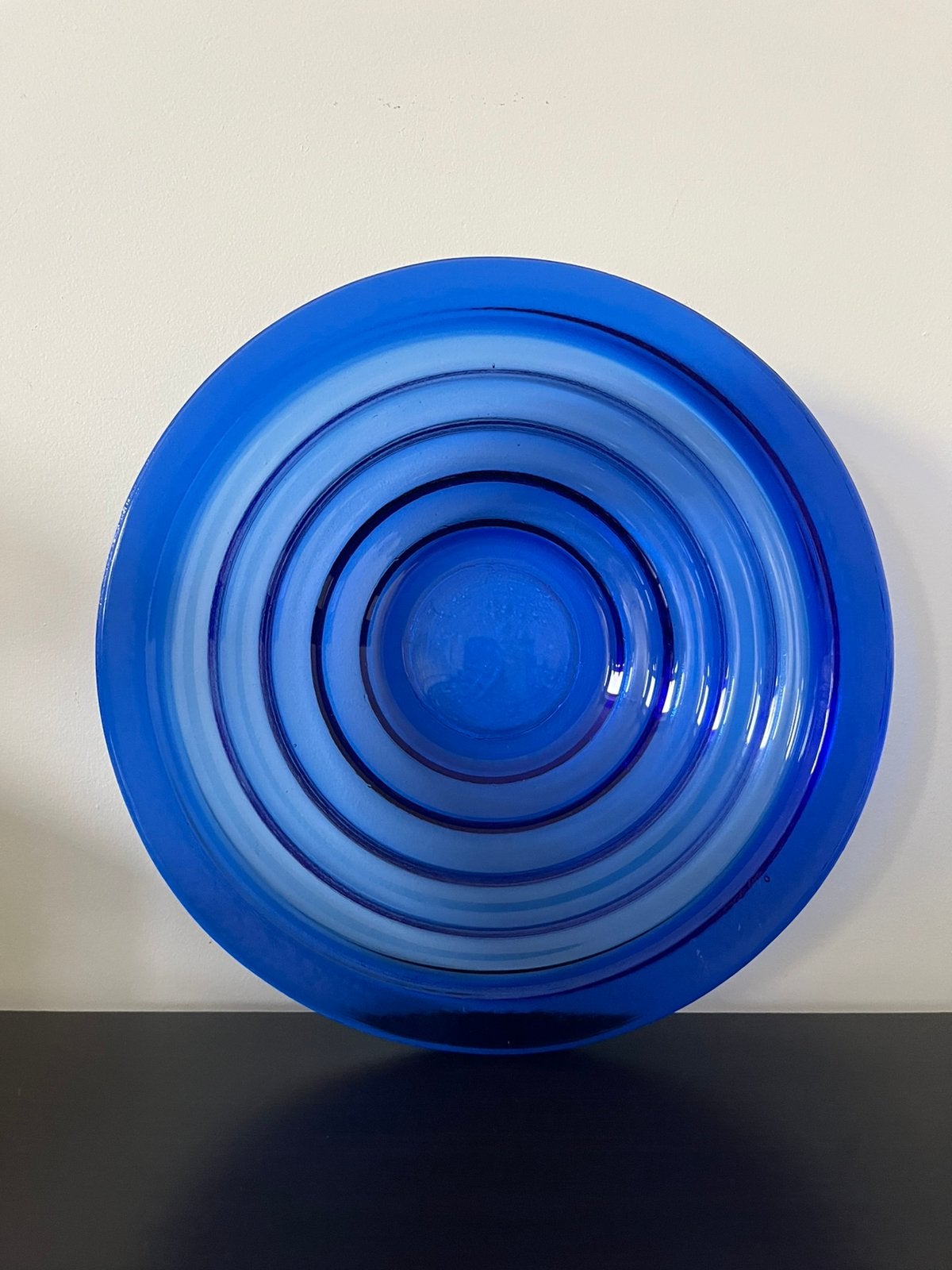 Bol vintage en verre bleu cobalt, diamètre nervuré 25 cm, Enlèvement ou Envoi, Plat