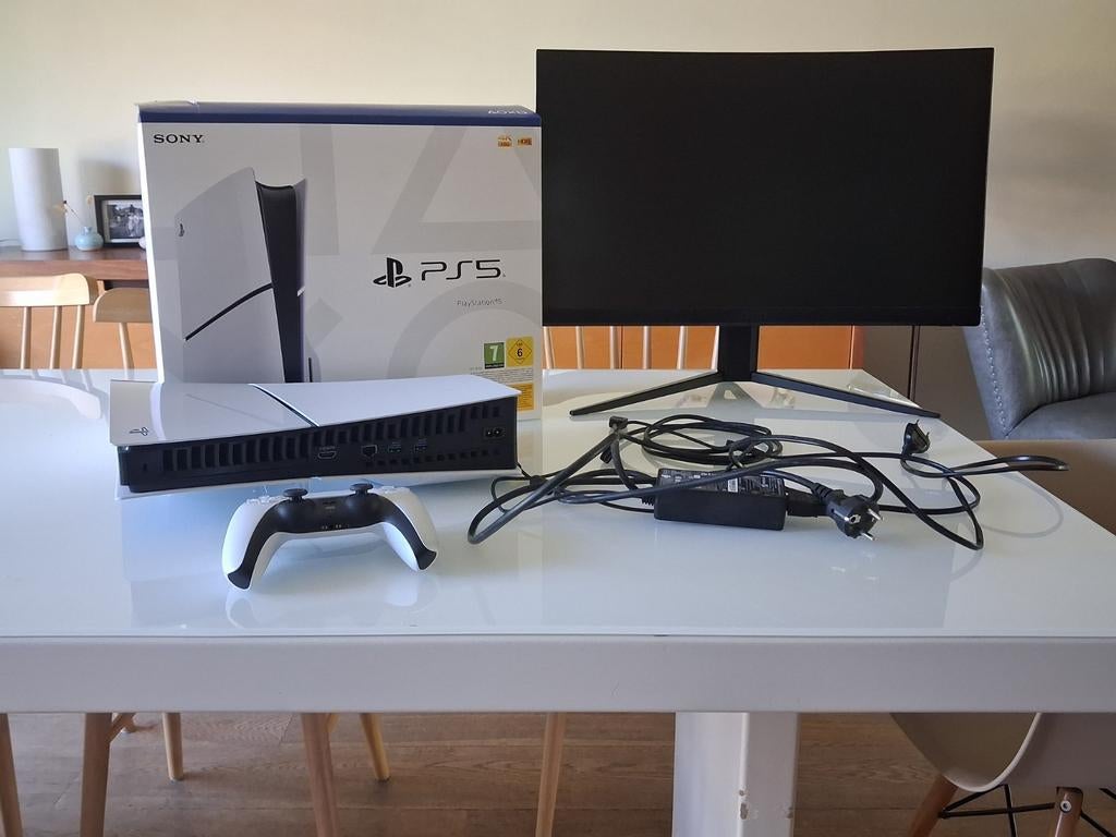 Playstation 5 Slim + MSI Monitor 180hz Curved Screen, Consoles de jeu & Jeux vidéo, Consoles de jeu | Sony PlayStation 5, Enlèvement