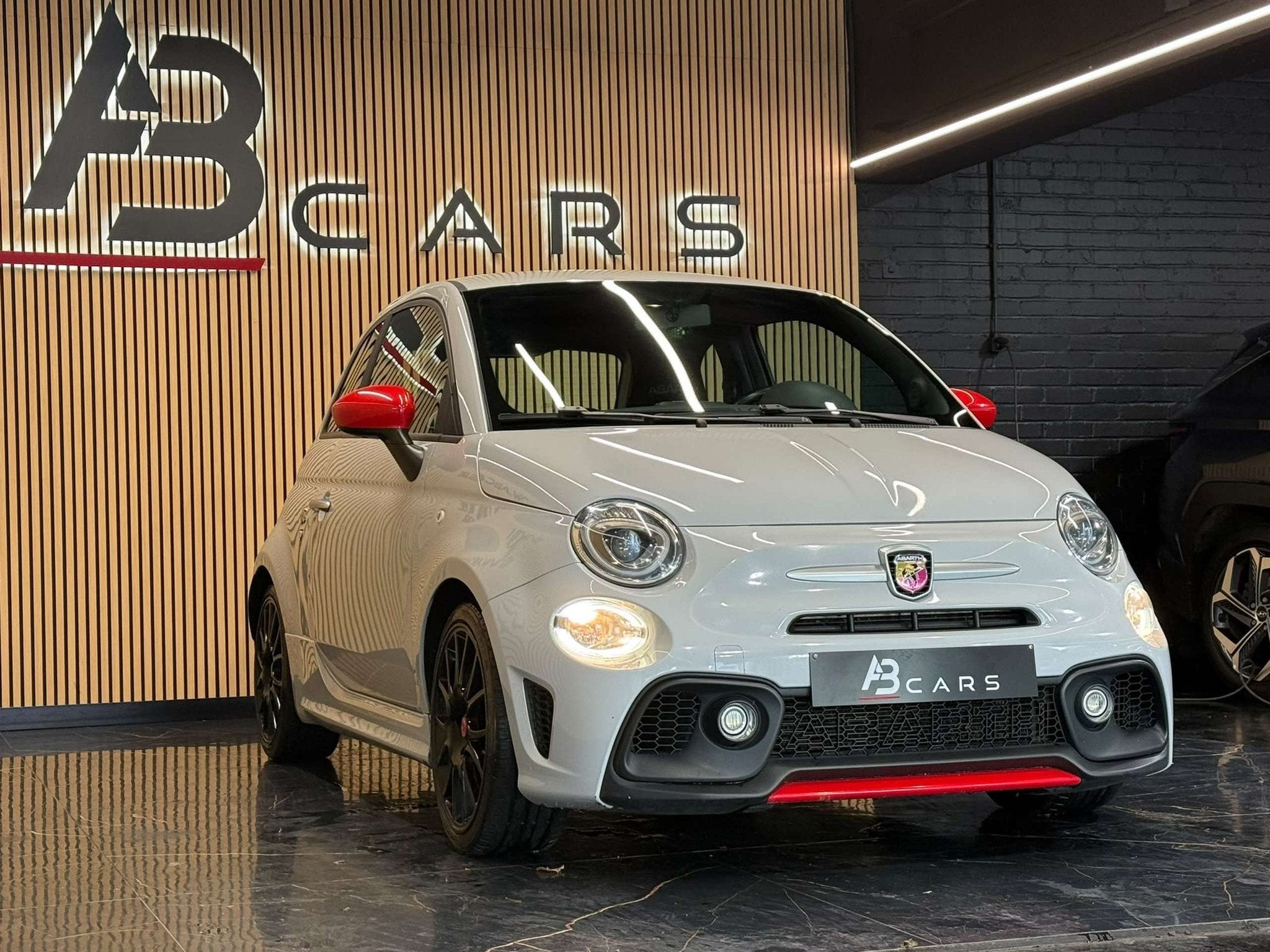 Fiat 500 Abarth 1.4T-JET * GARANTIE 12 MOIS*, Argent ou Gris, Achat, 139 g/km, https://public.car-pass.be/vhr/76425fb6-db12-4631-ac18-8a095db4b1f3
