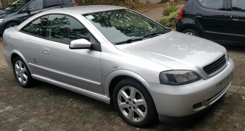 Opel Astra coupé Bertone, Auto's, Voorwielaandrijving, 4 zetels, Stof, Zwart