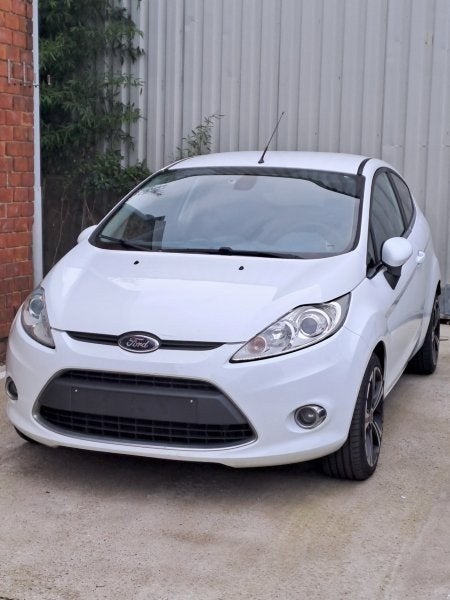 FORD FIESTA 1.2 BENZ EURO 5 VAN 2011,175000, Auto's, Voorwielaandrijving, Euro 5, Stof, 4 cilinders