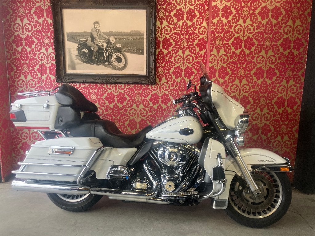 Harley Davidson electra glide Ultra Classic 1700 + garantie, 1680 cm³, Permis Moto A, Tourisme, Entreprise