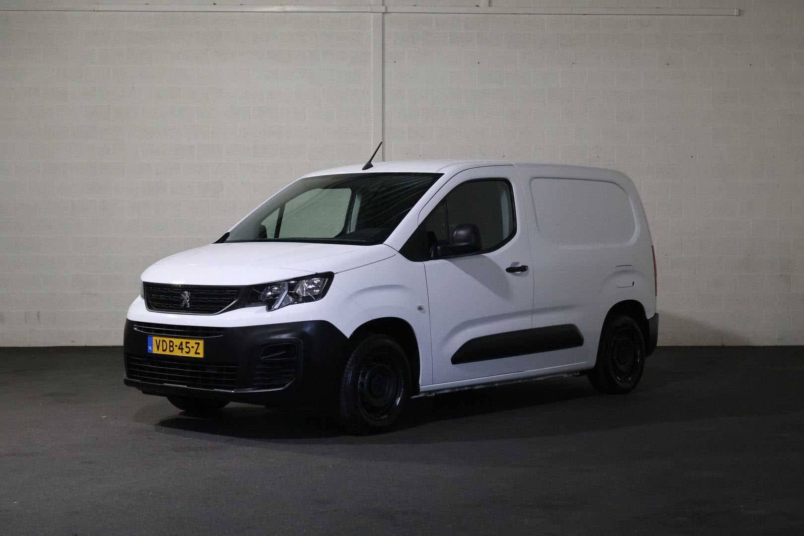 Peugeot Partner 1.5 BlueHDI Pro Airco Trekhaak, 57 kW, Wit, Electronic Stability Program (ESP), Handgeschakeld