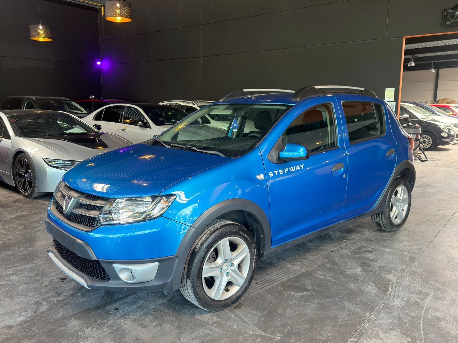 Dacia sandero Stepway/0.9tce 12 mois de garantie, Auto's, Dacia, Voorwielaandrijving, Stof, Zwart, Blauw