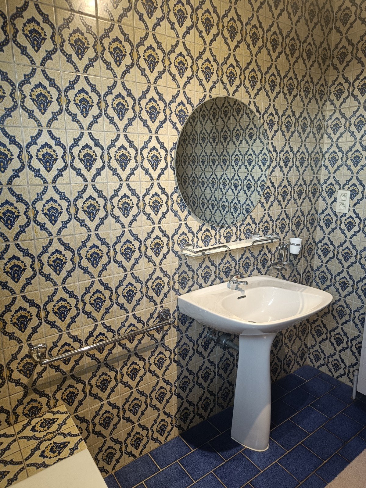 Gratis wastafel met eventuele toebehoren zoals u ze ziet., Bricolage & Construction, Sanitaire, Enlèvement, Lavabo