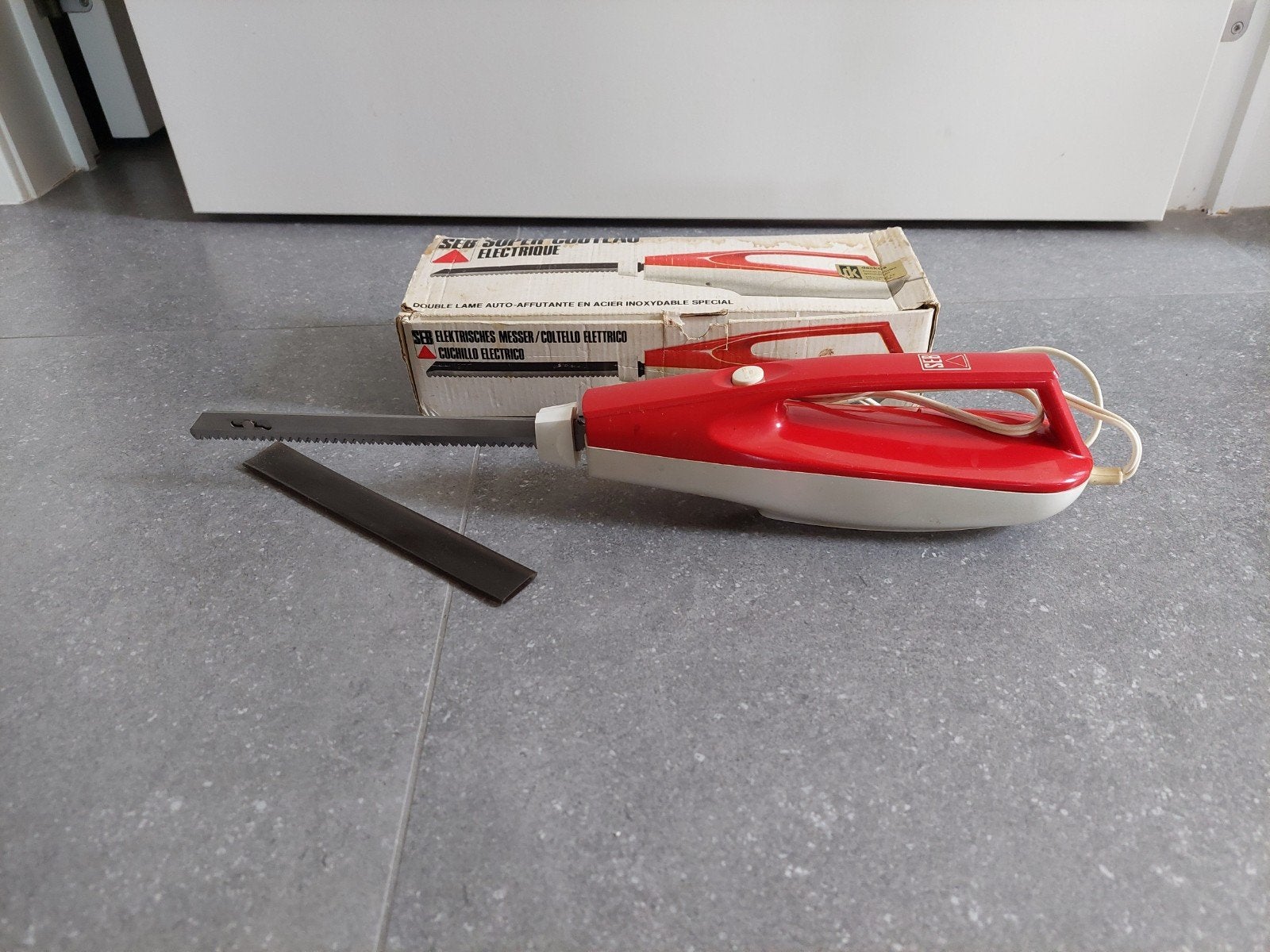 electrisch keukenmes, Verzamelen, Elektronische Apparatuur, Ophalen