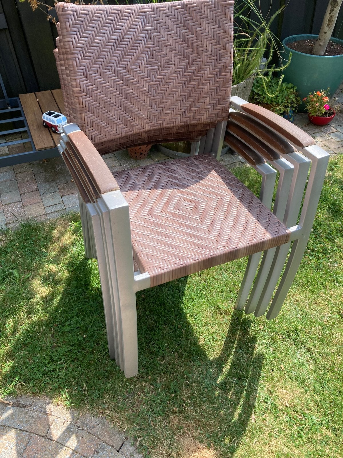 4 tuinstoelen met armleuning in goede staat, Ophalen, Zo goed als nieuw, Kunststof, Stapelbaar