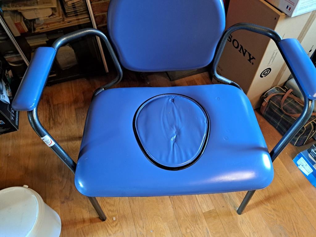 Chaise percée XXL, Divers, Enlèvement