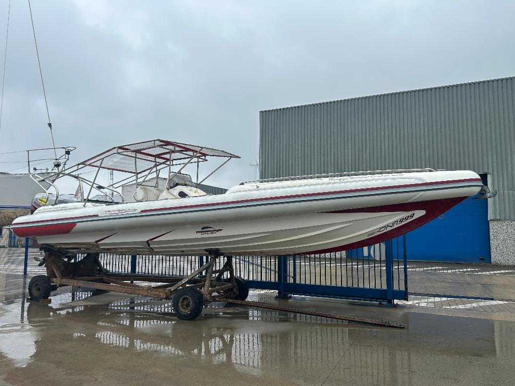 Technohull SeaDNA 999 - op te knappen!, Sports nautiques & Bateaux, Speedboat, Utilisé, Autres marques, Essence, 200 ch ou plus