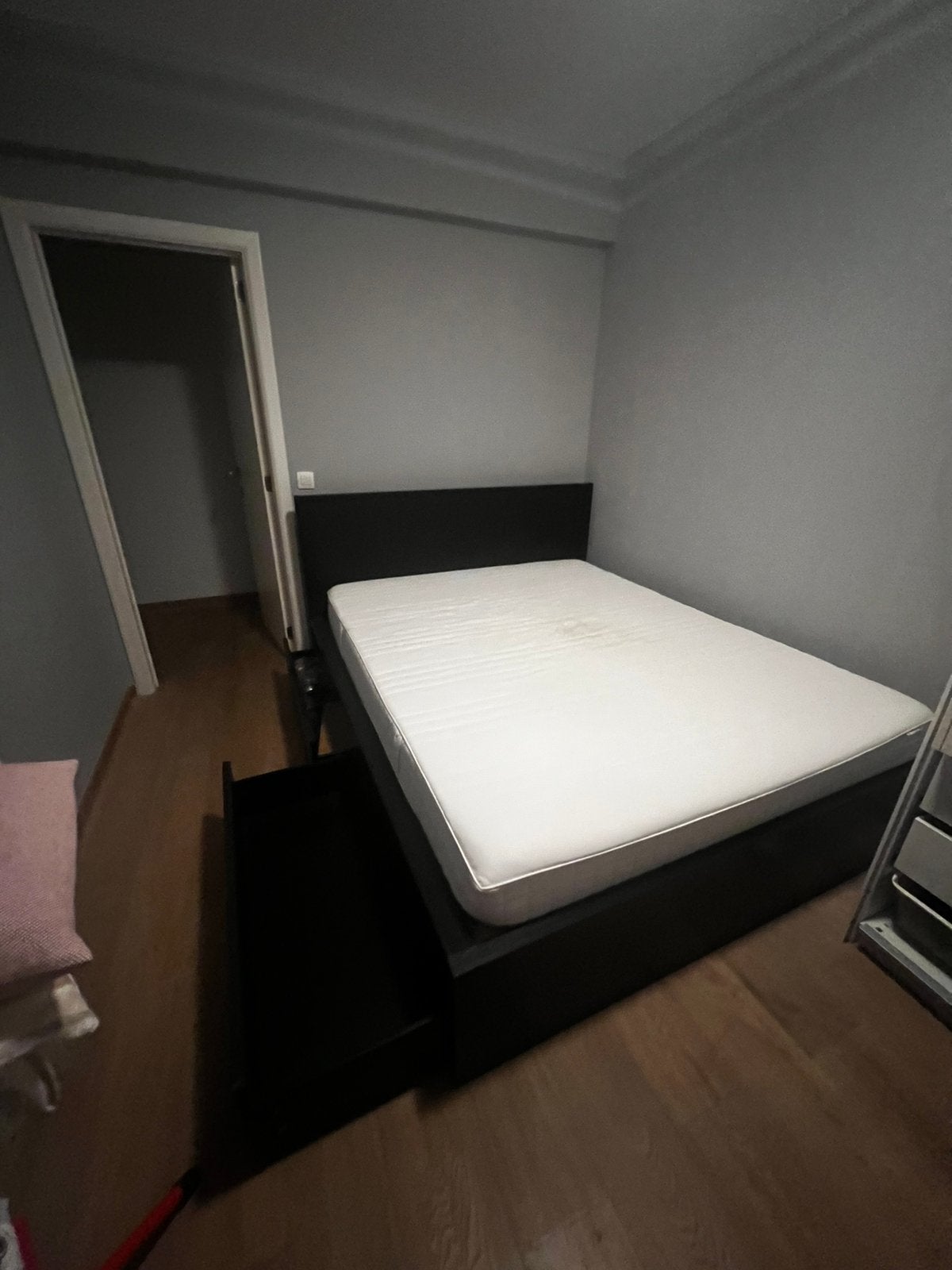 Lit Ikea et matelas en mousse, en très bon état, Queen size, Comme neuf, Enlèvement, 200 cm