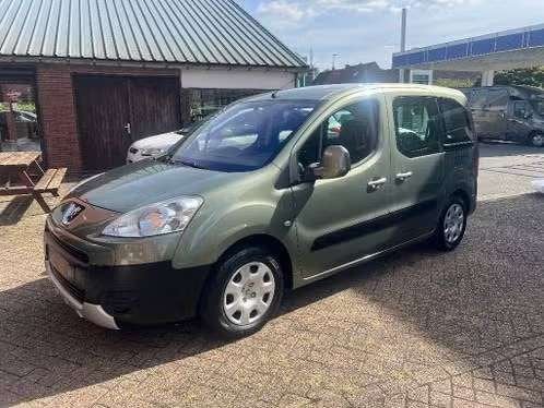 peugeot partner 1.6 hdi//CAR PASS/1 jaar garantie, Voorwielaandrijving, Euro 4, Zilver of Grijs, https://public.car-pass.be/vhr/45752dff-e1bf-4e1e-b7ae-ade1d75ca5e1