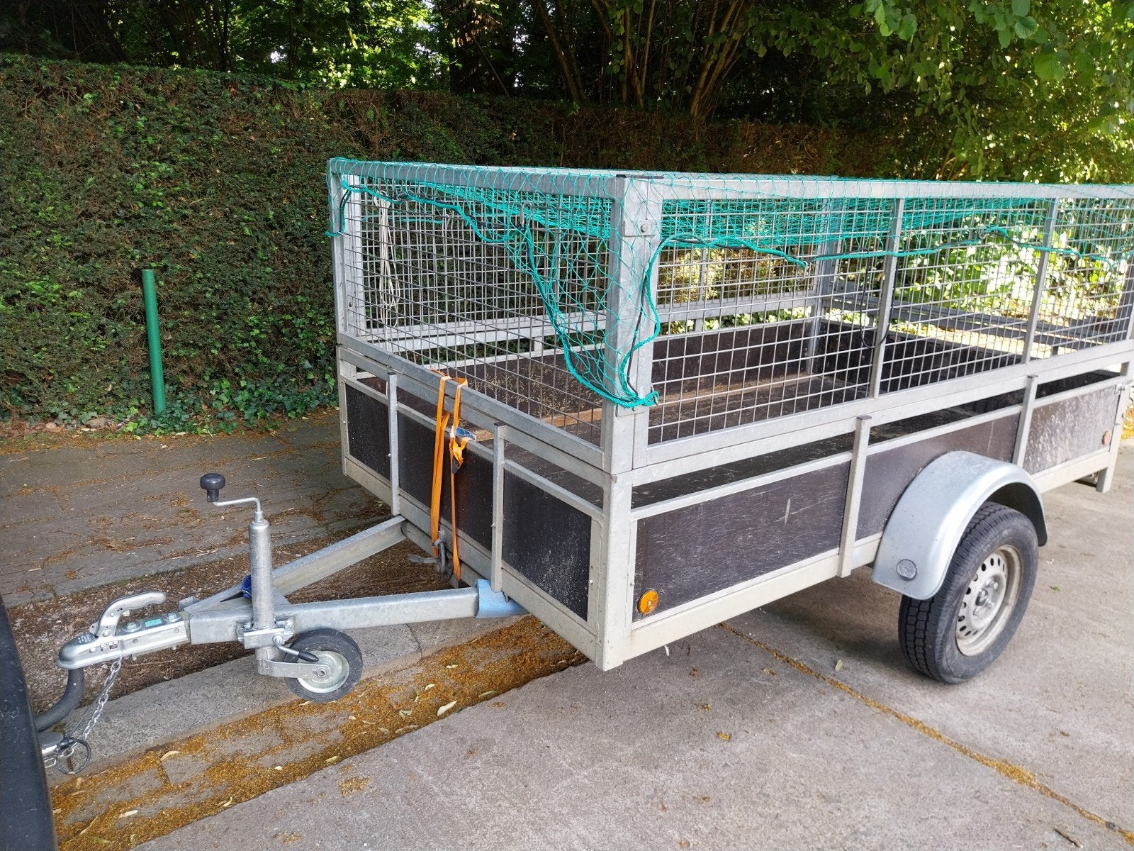 Remorque soignée de 750 kg avec filets à feuilles caduques, Enlèvement