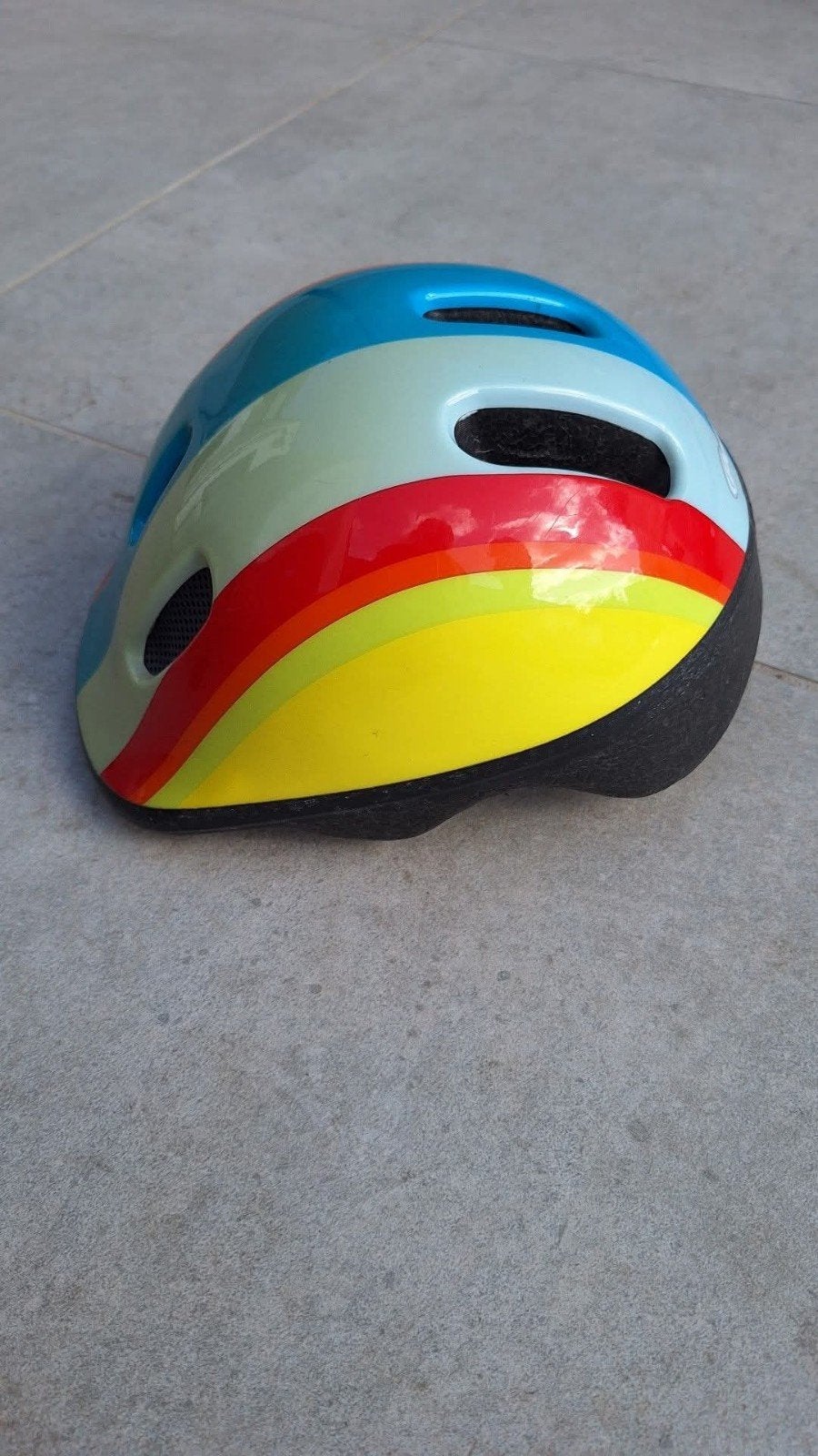 Fietshelm regenboog, Vélos & Vélomoteurs, Enlèvement, Utilisé, Autres tailles, Garçon ou Fille