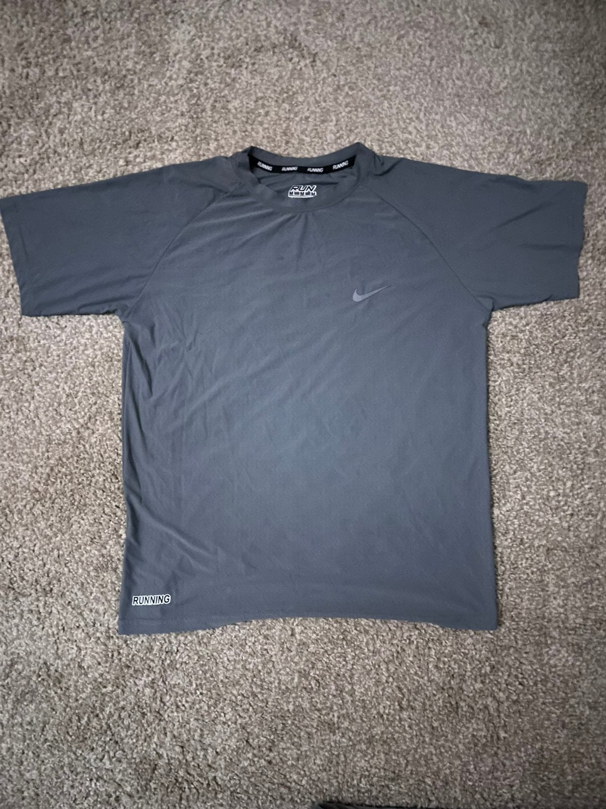 Grijs Nike T-shirt – Maat M, Kleding | Heren, T-shirts, Ophalen, Zo goed als nieuw, Maat 48/50 (M), Grijs