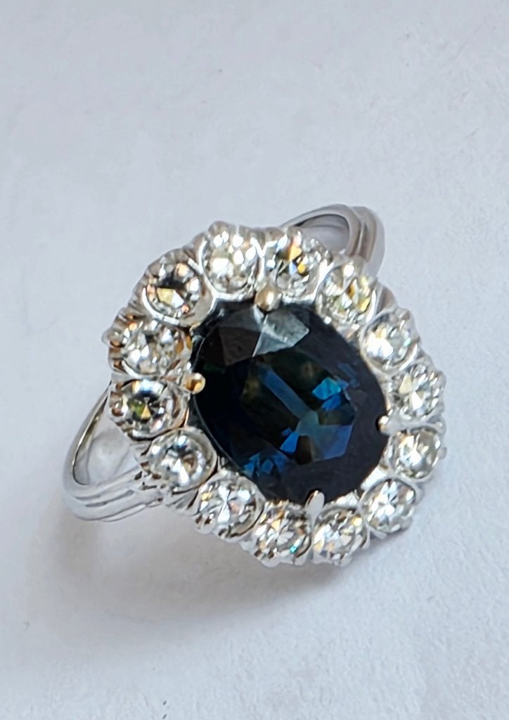 Klassieke entourage ring met saffier 2,31kt,diamanten, Handtassen en Accessoires, Ophalen of Verzenden, Zo goed als nieuw, Met edelsteen