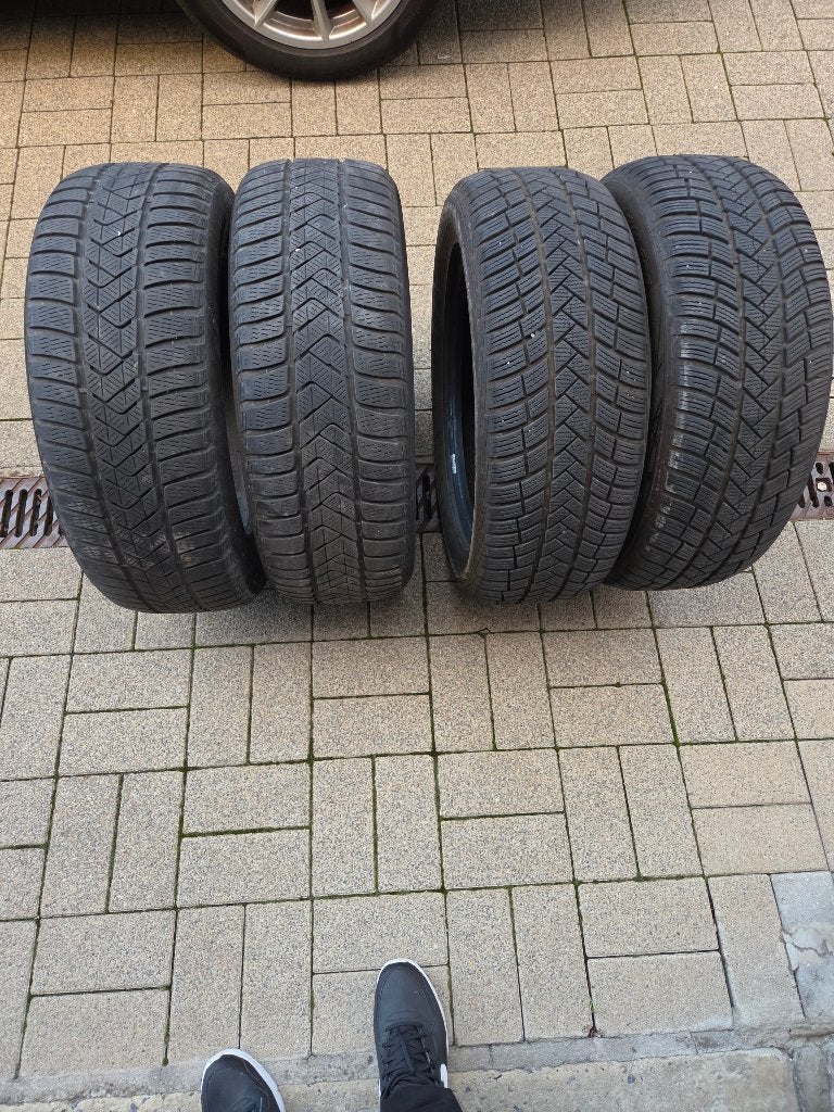 4 PNEUS 225/55R17 M+S 2 PIRELLI 2 VREDENSTEIN, Pneus hiver, Véhicule de tourisme, Enlèvement, Utilisé