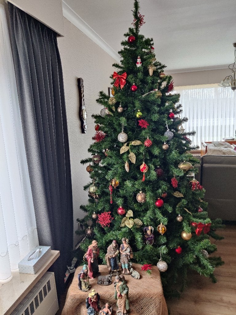 Grote kunstkerstboom 2m40 incl rieten huls, Diversen, Kerst, Ophalen, Gebruikt
