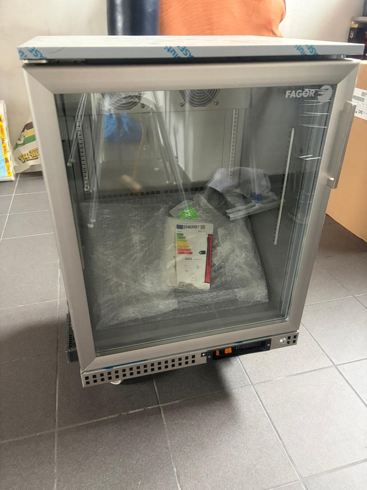 Flessenkoelkast, Ophalen, Zo goed als nieuw