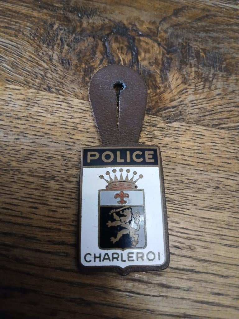 Breloque police de Charleroi variante, Envoi, Autres, Emblème ou Badge