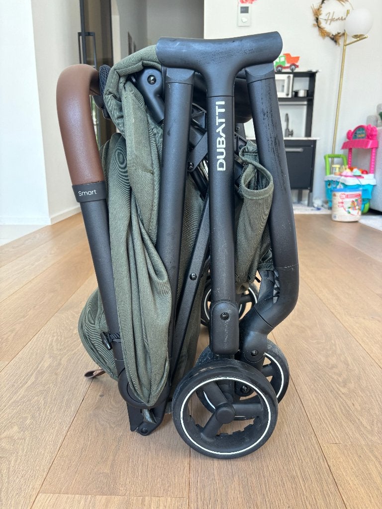 Dubatti vouwbuggy, Kinderen en Baby's, Buggy's, Ophalen of Verzenden, Zo goed als nieuw, Overige merken, Zonnekap