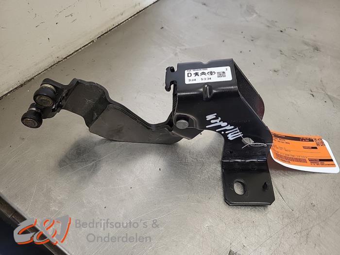 Roulette porte coulissante droite d'un Toyota Pro-Ace, -, 3 mois de garantie, Toyota, Utilisé