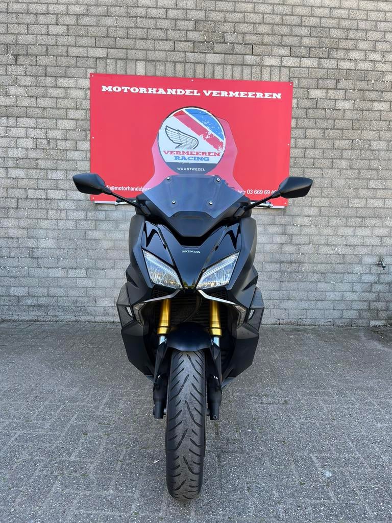 Honda Forza 750, Motoren, Scooter, Bedrijf