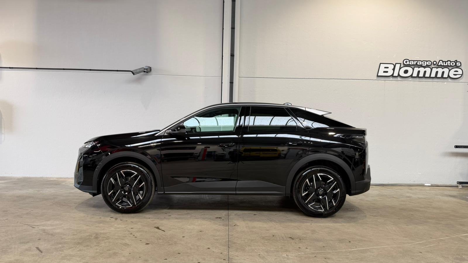 Peugeot 3008 1.2 Hybrid 145 GT-Line NIEUW - mild hybrid, Gebruikt, 145 pk, 1199 cc, Zwart