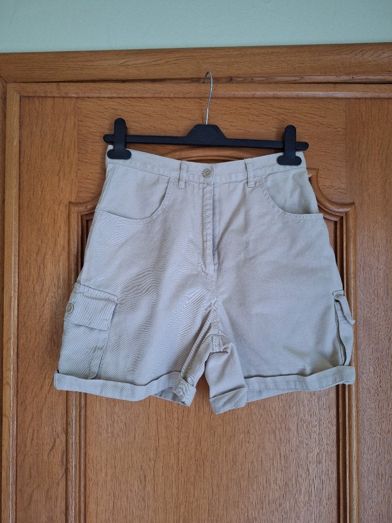 short beige - cie 14 - taille 34, Kleding | Dames, Broeken en Pantalons, Ophalen, Kort, Beige, Cie 14