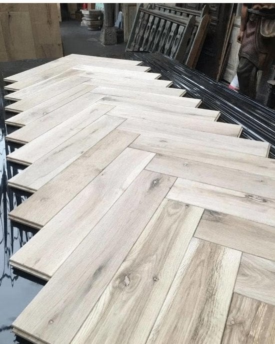 LE PARQUET EN CHÊNE À CHEVRONS EST TEMPORAIREMENT RÉDUIT !, Enlèvement