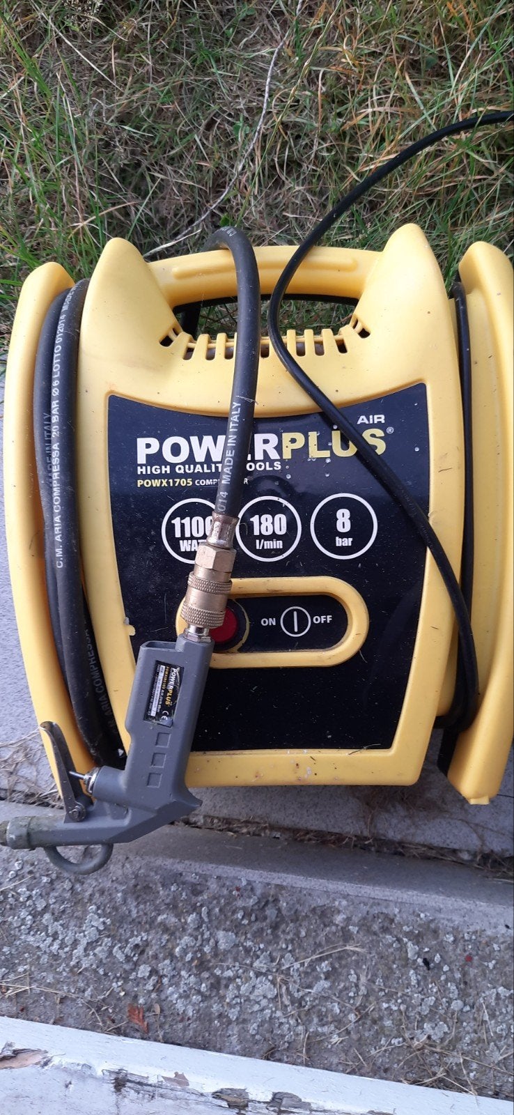 Luchtcompressor PowX1705, Doe-het-zelf en Bouw, Ophalen, Gebruikt, 6 tot 10 bar, Minder dan 200 liter/min