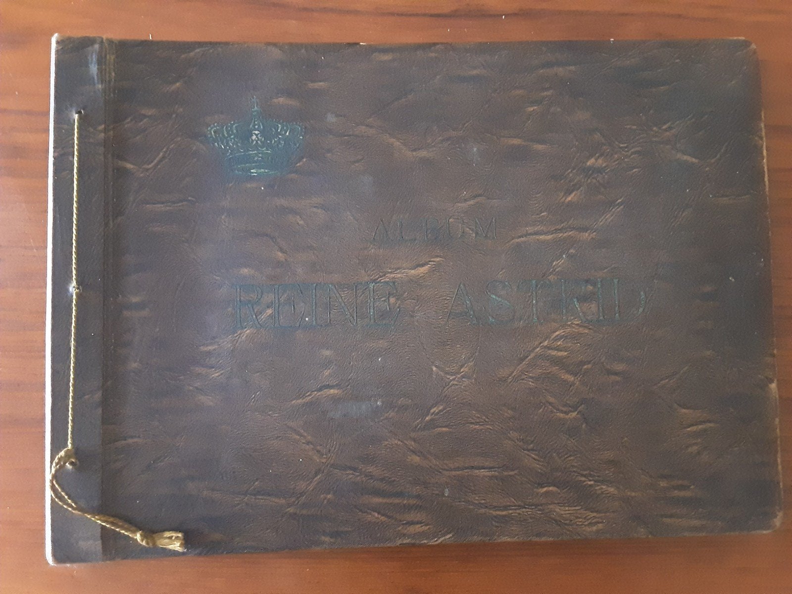 Album „Côte d'Or” over koningin Astrid (onvolledig)., Ophalen of Verzenden