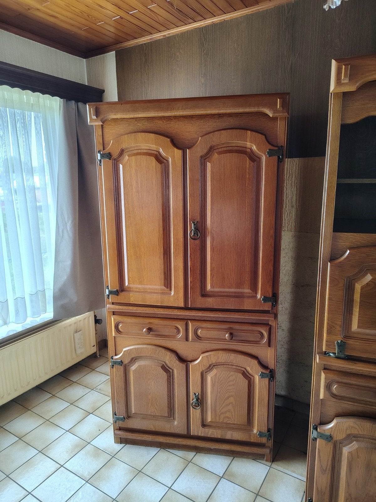 eiken wandkast, Ophalen