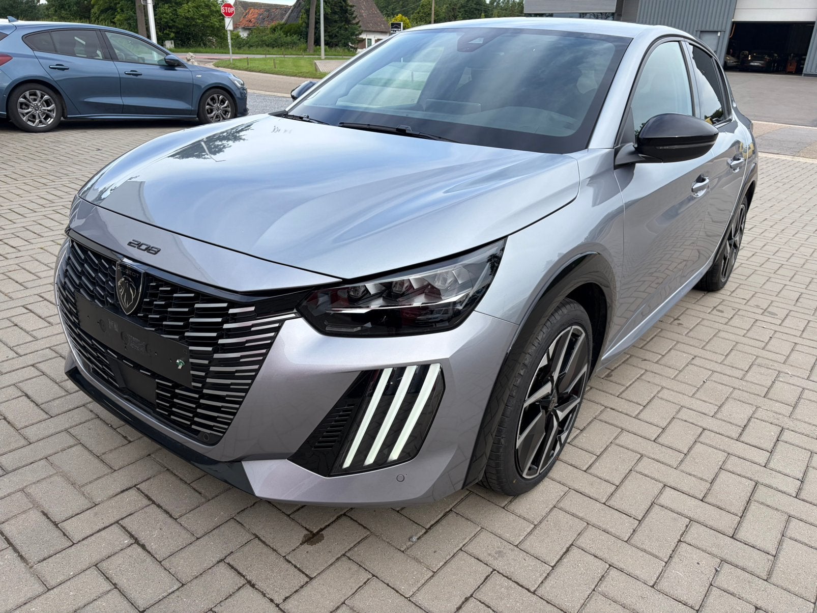 Peugeot 208 1.2Turbo GT, Voorwielaandrijving, Stof, Parkeersensor, 1199 cc