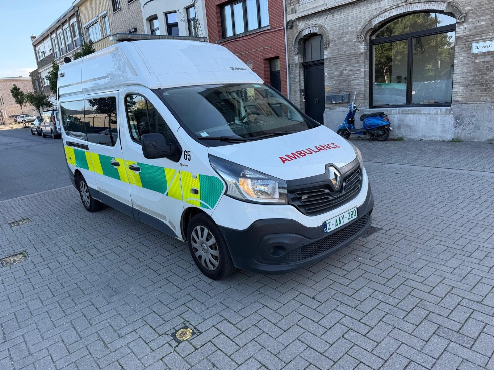 AMBULANCE RENAULT TRAFIC 1.6TDCI 2018 390000KM AIRCO EURO6B, Voorwielaandrijving, 4 zetels, Stof, Euro 6
