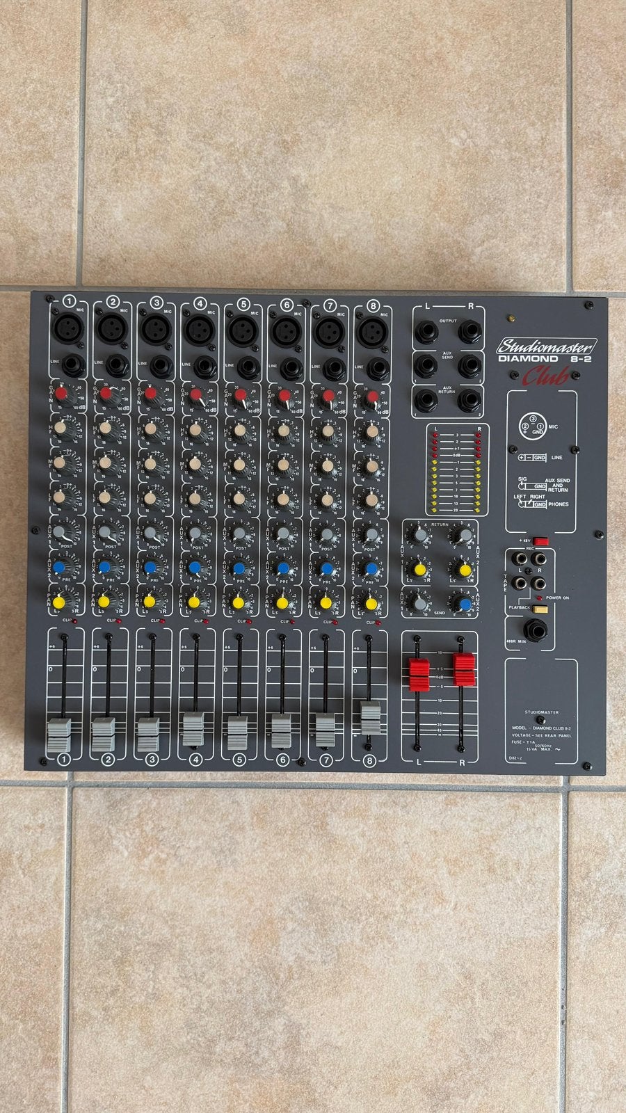 Studiomaster Diamond Club 8-2 analoge mengtafel, Muziek en Instrumenten, Ophalen, Zo goed als nieuw