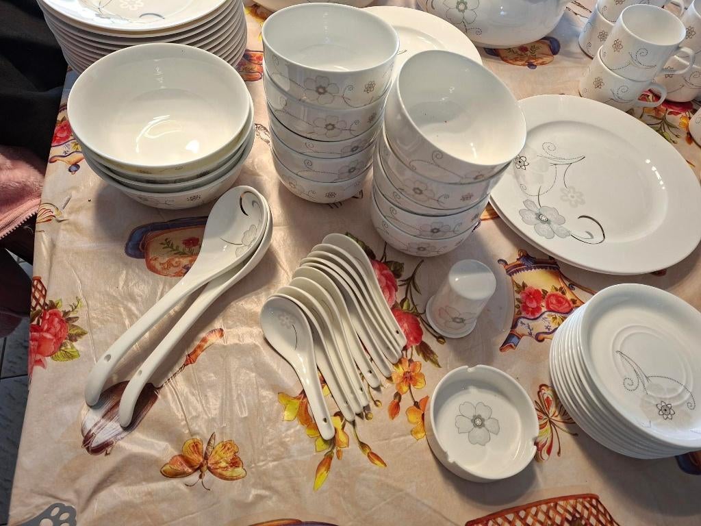 Vaisselle en porcelaine chinoise, Maison & Meubles, Service complet, Enlèvement, Utilisé, Autres styles